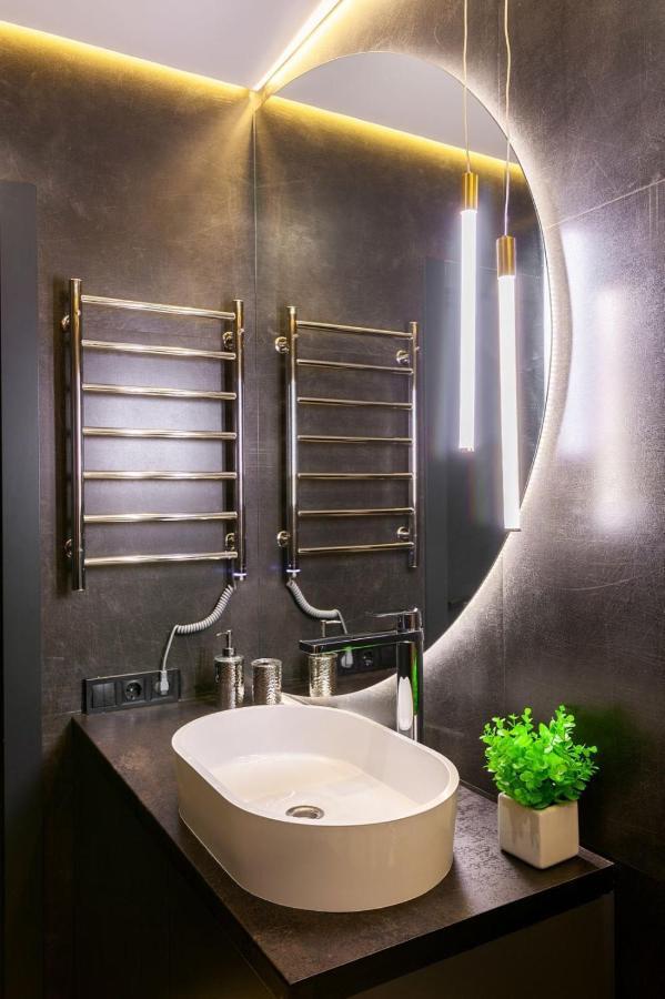 Royal Romantic Apartment With Bathtub Львов Экстерьер фото